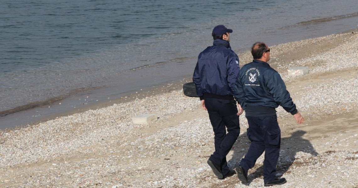 Aλυσοδεμένο πτώμα στη Νέα Ποτίδαια – Φωτογραφία-σοκ